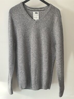 Simons 100% Lambswool V-Neck Men’s Sweater Gray Knit L